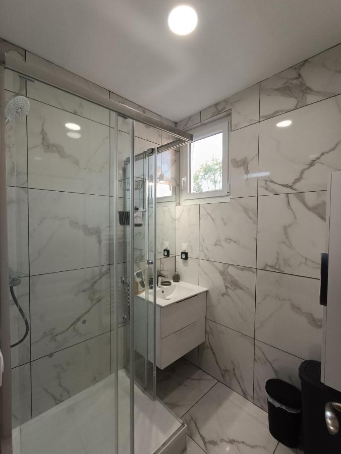 T3 Renove En 2023, Intra Muros Apartment Avignon